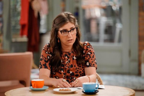 Bild 1 von 15: Kat (Mayim Bialik)