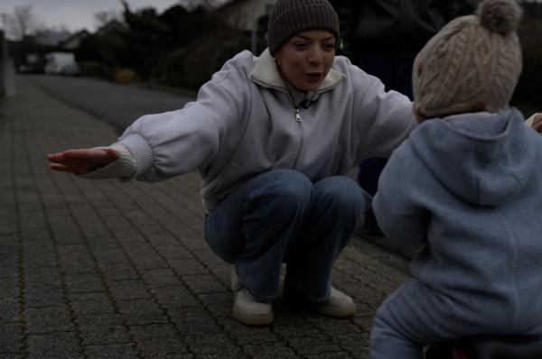 Bild 1 von 10: Die 24-Jährige ist Mutter von Zwillingen. Sie geben ihr die Motivation an ihren Zwängen zu arbeiten, um eine gute Mutter zu sein.