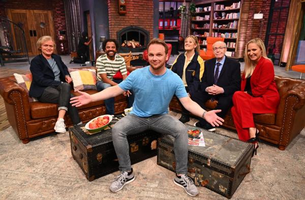 Bild 1 von 20: (v.l.n.r.) Pierre M. Krause; Simon Pearce; Ralf Schmitz; Lisa Feller; Reiner Calmund; Janine Kunze