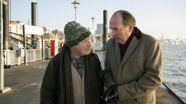 Bild 1 von 8: Bruno Gellert ( Michael Hanemann, l.); Markus Gellert (Herbert Knaup, r.)