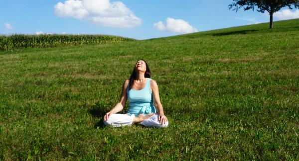 Bild 1 von 3: Anja Schäfer hat nach eigener Aussage seit langer Zeit Kontakt zu der auf der Erde lebenden Außerirdischen Omnec Onec.