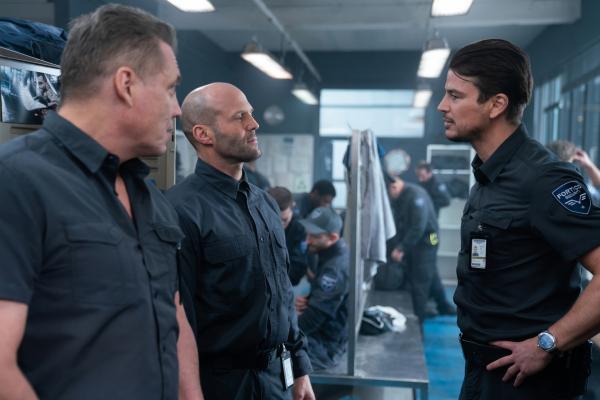Bild 1 von 9: H (Jason Statham, Mitte); Boy Sweat Dave (Josh Hartnett, r.)