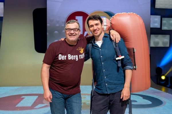 Bild 1 von 17: Im Bild: Der ehemalige Profi-Skifahrer Felix Neureuther (r.) ist heute Studiogast bei \