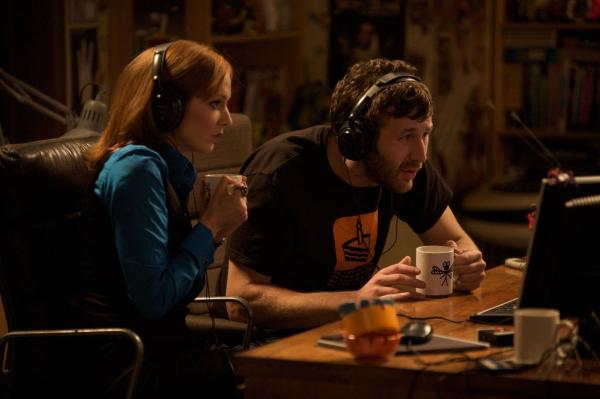 Bild 1 von 4: Jen Barber (Katherine Parkinson, l.); Roy Trenneman (Chris O'Dowd, r.)