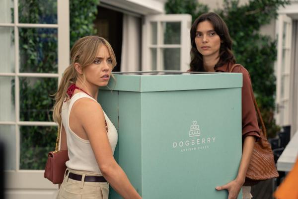 Bild 1 von 25: Im Bild: Sydney Sweeney (Bea), Charlee Fraser (Margret).