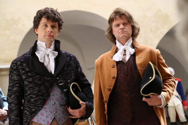Bild 1 von 11: Jonathan Beck (Rolle: Jobst von Tucher, links) und Andreas Leopold Schadt (Rolle: Paul Wolfgang Merkel).