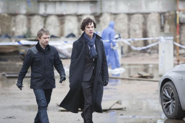 Bild 1 von 4: Dr. John Watson (Martin Freeman, l.) Sherlock Holmes (Benedict Cumberbatch, r.)