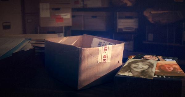 Bild 1 von 6: Eine Box mit verstörendem Inhalt: Bilder der Toten.