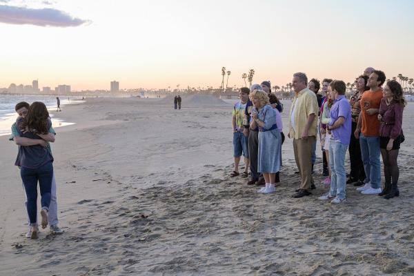 Bild 1 von 15: Im Bild: Sam Lerner (Geoff Schwartz), Hayley Orrantia (Erica Goldberg), Wendi McLendon-Covey (Beverly Goldberg), Jeff Garlin (Murray Goldberg), Sean Giambrone (Adam Goldberg), Troy Gentile (Barry Goldberg), Beth Triffon (Joanne Schwartz).