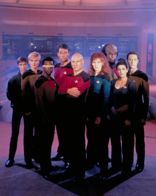 Bild 1 von 16: Star Trek The Next Generation Gallery, Raumschiff Enterprise Das n?chste Jahrhundert  Patrick Stewart (Captain Picard), an his crew
