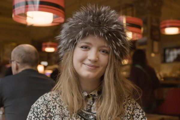 Bild 1 von 9: Viele Isländer und Isländerinnen glauben daran, dass die Natur von Elfen und Trollen beseelt ist.