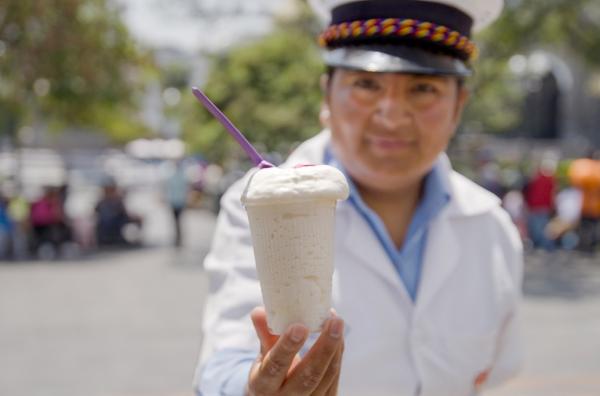 Bild 1 von 7: Der typische Ponche aus Quito ? eine schaumige Nachspeise mit jahrhundertealter Tradition.