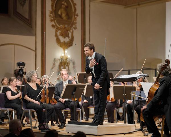 Bild 1 von 10: Im Bild: Julian Rachlin, Chamber Orchestra of Europe.