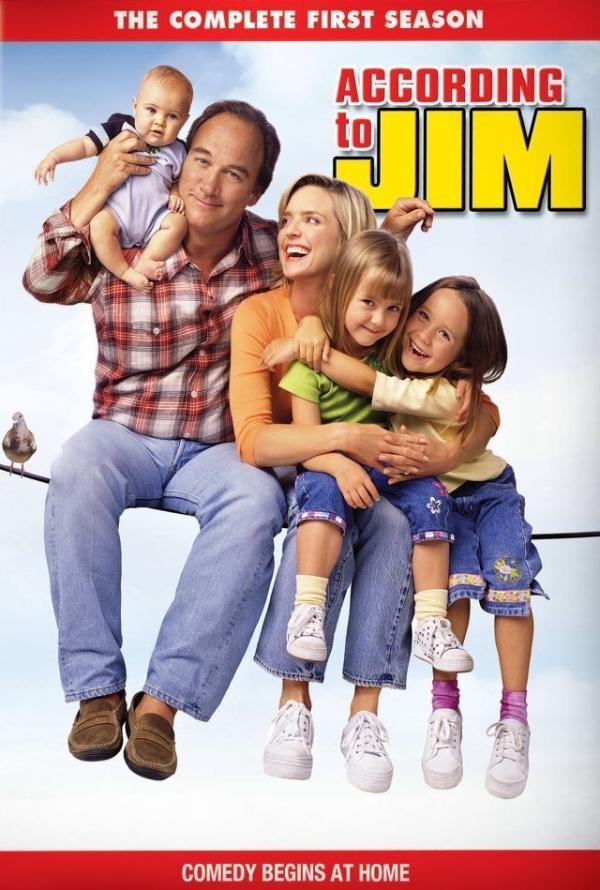 Bild 1 von 1: In der Emmy®-nominierten Comedyserie Immer wieder Jim! überzeugt Hollywood-Star Jim Belushi als chaotischer Vater und Ehemann, der sich dem alltäglichen Wahnsinn des amerikanischen Familienlebens mit einer ordentlichen Portion Humor, Einfallsreichtum und Unverfrorenheit immer wieder aufs Neue stellt. An seiner Seite ist Ehefrau Cheryl (Courtney Thorne-Smith) stets darum bemüht, den Schaden in Grenzen zu halten und ihrem sturen, aber liebevollen Mann Paroli zu bieten. Zusätzlich sorgen drei aufgeweckte Kinder, Jims launischer Schwager Andy und die schnippische Schwägerin Dana dafür, dass niemals Langeweile aufkommt. Dabei will Jim doch nur eines: bei einem kühlen Bier ein Spiel der Chicago Bears genießen!