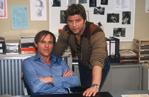Bild 1 von 16: Jupp (Uwe Fellensiek, r.) und Falk (Dirk Martens, l.)