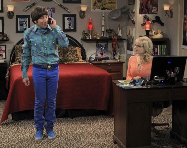 Bild 1 von 37: Während Amy das Tempo ihrer Beziehung zu Sheldon anziehen möchte, werden die Hochzeitspläne von Bernadette (Melissa Rauch, r.) und Howard (Simon Helberg, l.) gefährdet ...