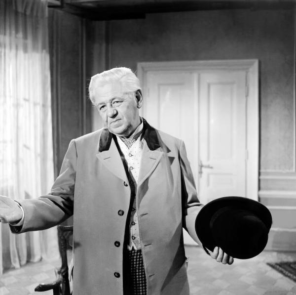Bild 1 von 14: Im Bild: Paul Hörbiger (Franz Schwarzl).