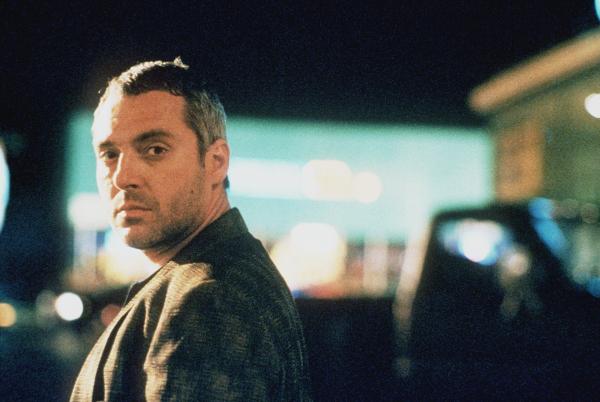 Bild 1 von 8: Trotz des hohen Risikos ist auch Michael Cheritto (Tom Sizemore) beim Überfall mit von der Partie.