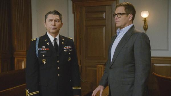Bild 1 von 11: Colonel Victor Taggert (Lou Diamon Phillips, l.); Jason Bull (Michael Weatherly, r.)
