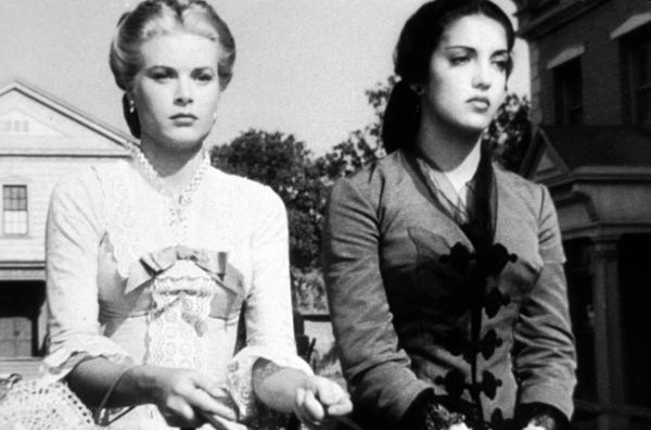 Bild 1 von 5: Wollen die Stadt verlassen: Amy (Grace Kelly, li.) und Helen (Katy Jurado, re.).