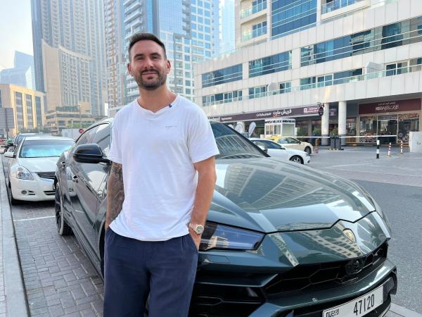 Bild 1 von 5: Die Steuervorteile sind auch ein Grund, warum es Coach Lukas Lindler in den Wüstenstaat Dubai zieht.