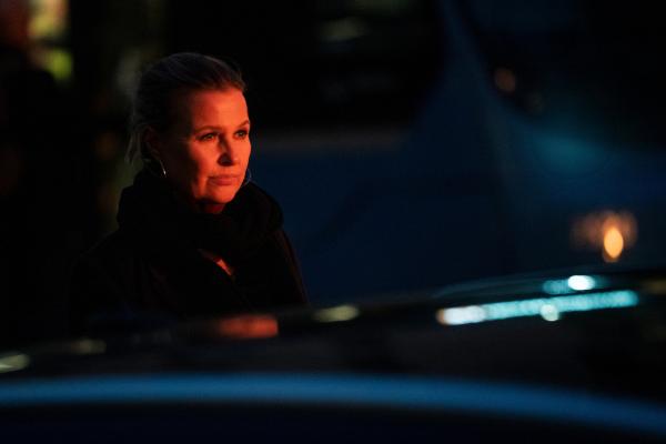 Bild 1 von 7: Nach einem langen Verhandlungstag vor Gericht hat Vera Lanz (Katharina Böhm) neue Zweifel am Ergebnis der Ermittlungen.