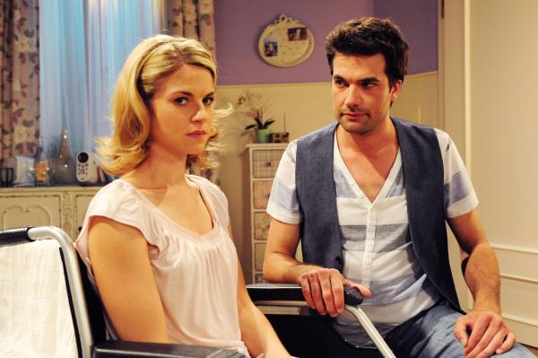 Bild 1 von 11: Marlene (Lucy Scherer, l.); Konstantin (Moritz Tittel, r.)