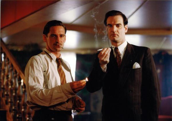 Bild 1 von 4: Ari Leschnikoff (Max Tidof, l.); Erich A. Collin (Heinrich Schafmeister, r.)