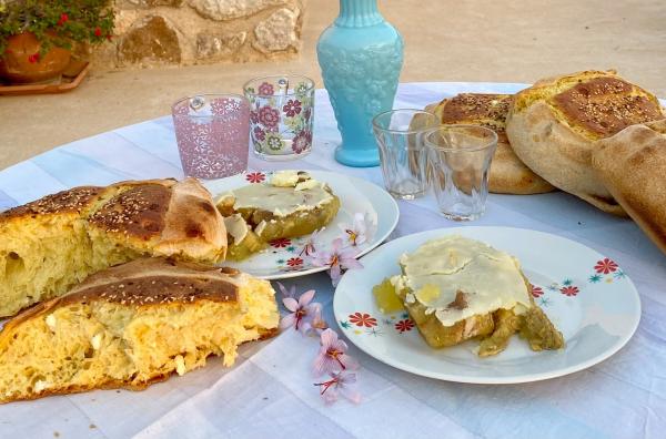 Bild 1 von 4: Safran verleiht Speisen eine intensive gelbe Farbe und einen würzigen Geschmack.