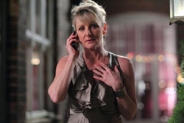Bild 1 von 8: Janet Scott (Lesley Sharp)