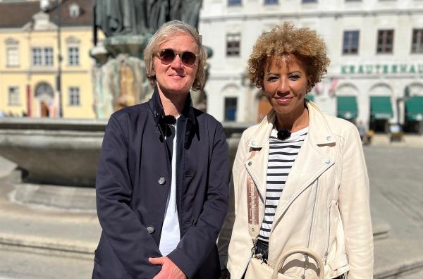 Bild 1 von 1: Arabella Kiesbauer kann kaum zwei Schritte in Wien gehen, ohne begrüßt oder nach Selfies gefragt zu werden. Die Moderatorin und Schauspielerin gehört nach über 30 Jahren TV-Karriere schließlich schon zum österreichischen Landesinventar! Neben ihrer neuen Sendung \