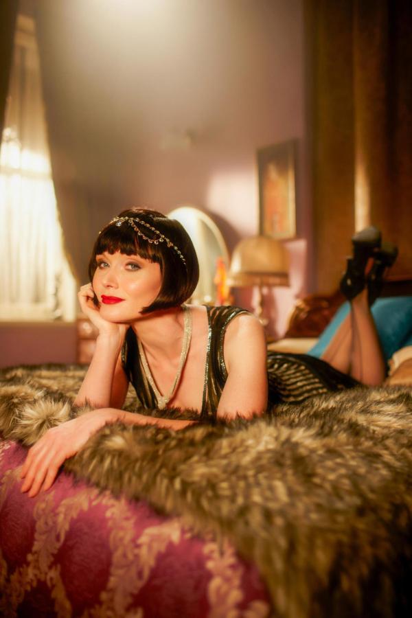 Bild 1 von 9: Im Bild: Essie Davis (Phryne Fisher).
