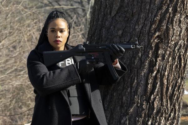 Bild 1 von 10: Sheryll Barnes (Roxy Sternberg)