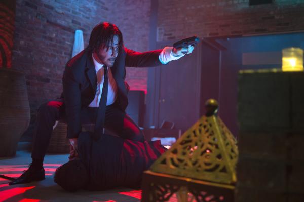 Bild 1 von 17: Steht auf Anzug mit Krawatte und dem Ableben seiner Gegner: Hitman John Wick (Keanu Reeves) auf seinem ultimativen Rachefeldzug ...