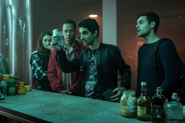 Bild 1 von 8: (v.l.n.r.) Hannah (Lea van Acken); Yannick (Jerry Hoffmann); Musti (Reza Brojerdi); Tom (Lucas Reiber)