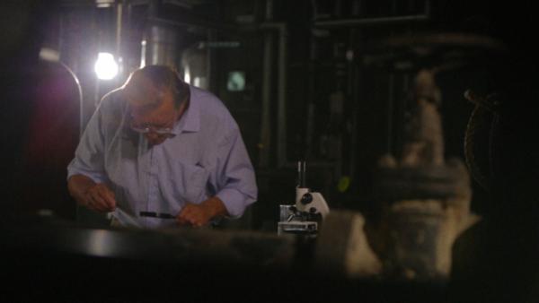 Bild 1 von 3: Ryan möchte das Geheimnis der Sintflut lüften: Eine dicke Schicht Salz im Ur-Kern lässt den Schluss zu, dass das Mittelmeer vor Millionen Jahren fast ausgetrocknet gewesen sein muss.