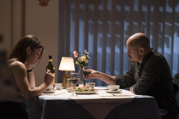 Bild 1 von 9: Ally (Brooke Satchwell, l.); Ray Shoesmith (Scott Ryan, r.)