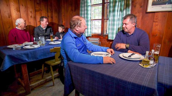 Bild 1 von 8: Im Bild: Harry Prünster und Stipo Petrovic, Schutzhaus Grebenzen.