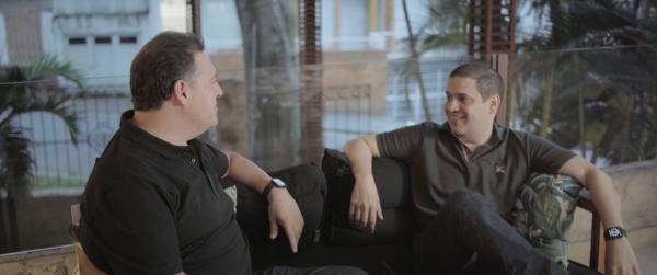 Bild 1 von 5: Juan Pablo Escobar trifft sich mit Miguel Andrés Rodríguez Moreno, dem Sohn des einstigen Anführers des Cali-Kartells. Ihre Väter waren Erzfeinde.