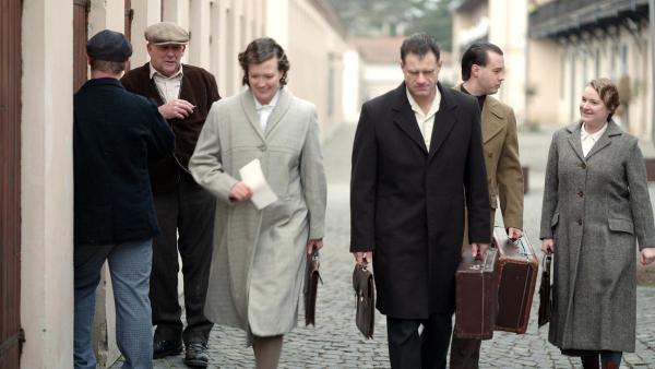 Bild 1 von 10: Im Bild: Marie Jahoda mit Genossen.