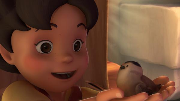 Bild 1 von 7: Das Vögelchen ist gerettet, Heidi nennt es Pieple.