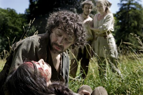 Bild 1 von 7: Im Bild (v.li.): Maya Henselek (Alva), Gregor Bloéb (Meso), Dominik Raneburger (Bo), Franziska Schlattner (Nea).