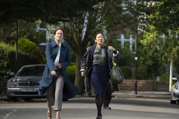 Bild 1 von 6: Carolyn Martens (Fiona Shaw, l.); Eve Polastri ( Sandra Oh, r.)