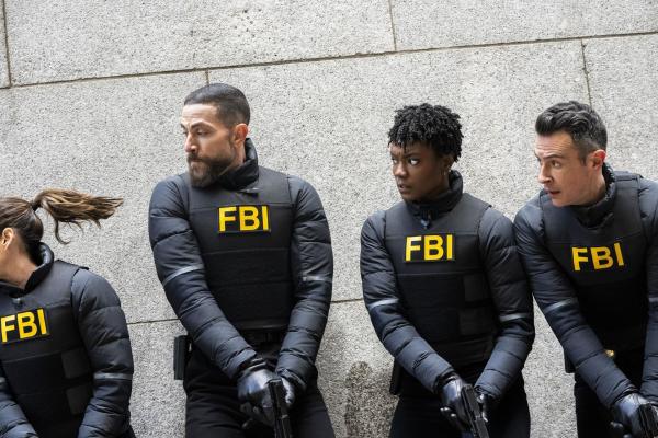 Bild 1 von 10: (v.l.n.r.) FBI SA Maggie Bell (Missy Peregrym); FBI SA Omar Adom 'OA' Zidan (Zeeko Zaki); FBI SA Tiffany Wallace (Katherine Renee Kane); FBI SA Stuart Scola (John Boyd)
