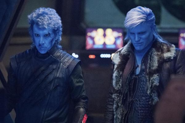 Bild 1 von 9: Mitch (Matt Baram, l.); Naxim Tork (Chris William Martin, r.)