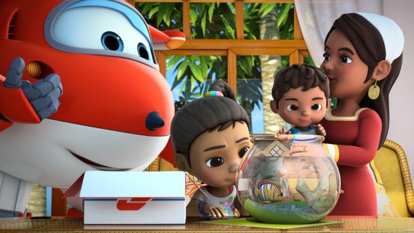 Bild 1 von 5: Jett besucht Ayesha und ihren traurigen Fisch. Auch Ayeshas Mutter und ihr Bruder sind da.