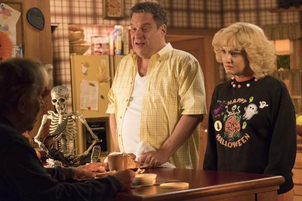 Bild 1 von 15: Murray Goldberg (Jeff Garlin, l.); Beverly Goldberg (Wendi McLendon-Covey, r.)