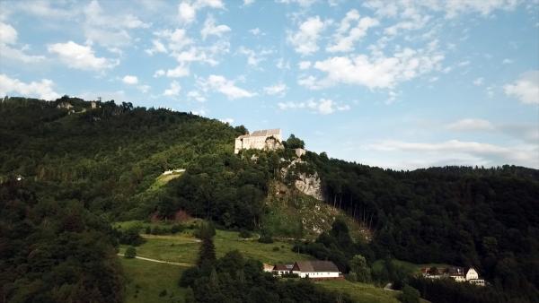 Bild 1 von 15: Schloss Altpernstein.