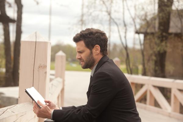 Bild 1 von 9: Ken (Justin Bartha)