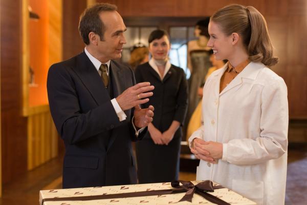 Bild 1 von 10: Don Francisco (Juan Ribó, l.); Luisa (Manuela Vellés, r.)